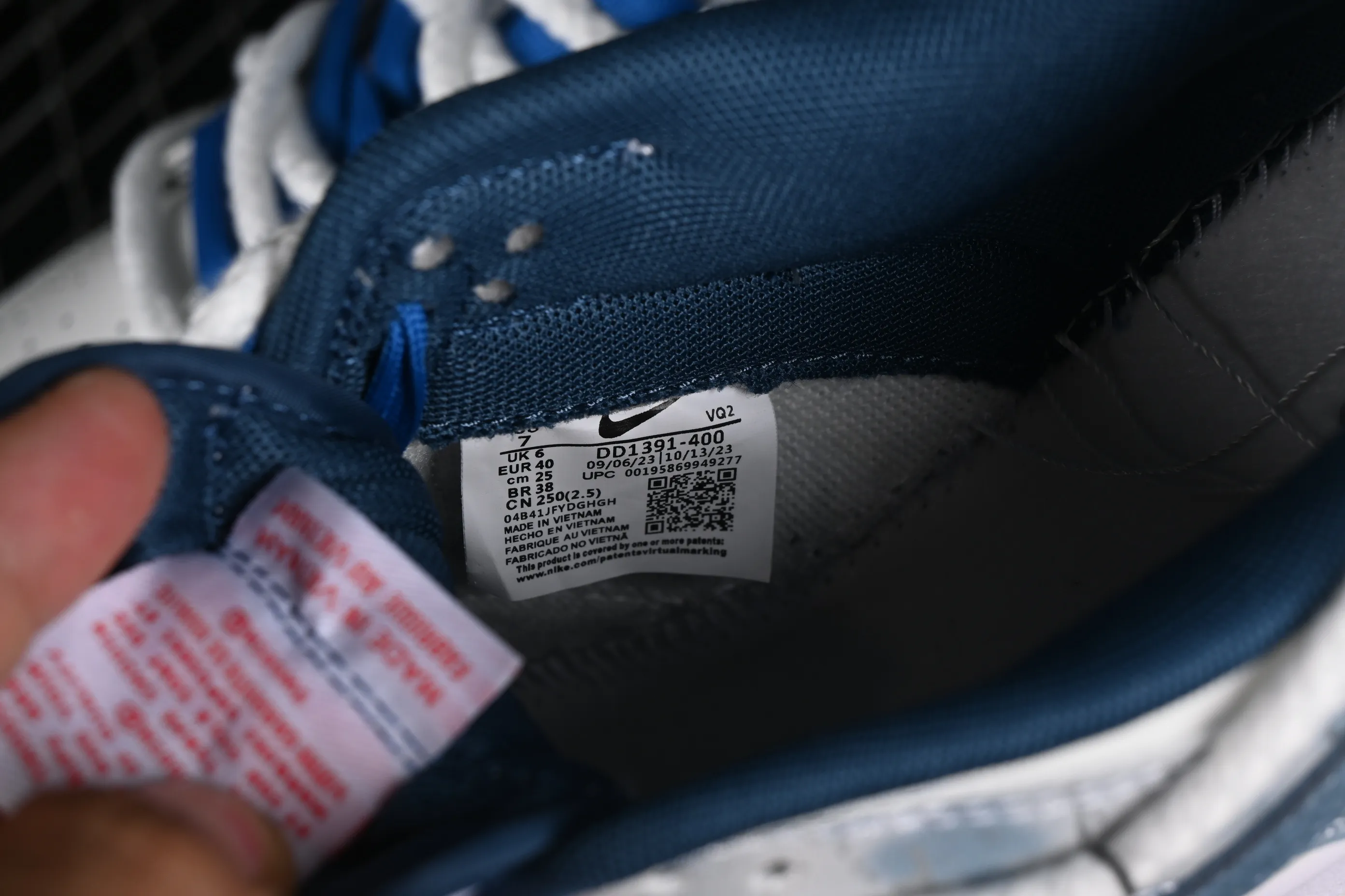 All Categories Nk SB Dunk Series Nk SB Dunk Low Low-top casual sneakers Nk Dunk Low Panda Prank Wave Fisherman-Silver Sea Blue Shark Low-top casual sneakers DD1391-400